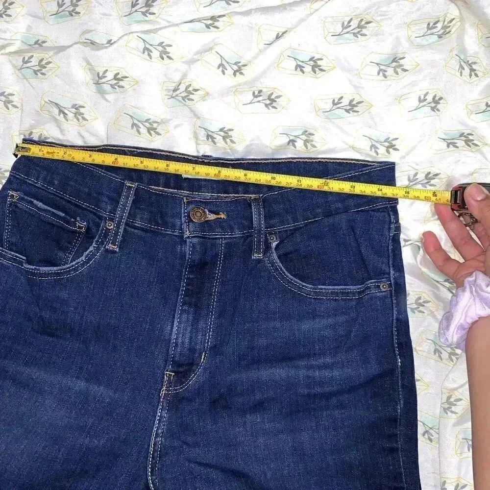 Levi's Jeans Women Size w30 L30 Cuffed Cropped Dark Wash Stretch Mid Rise. - Picture 6 of 10